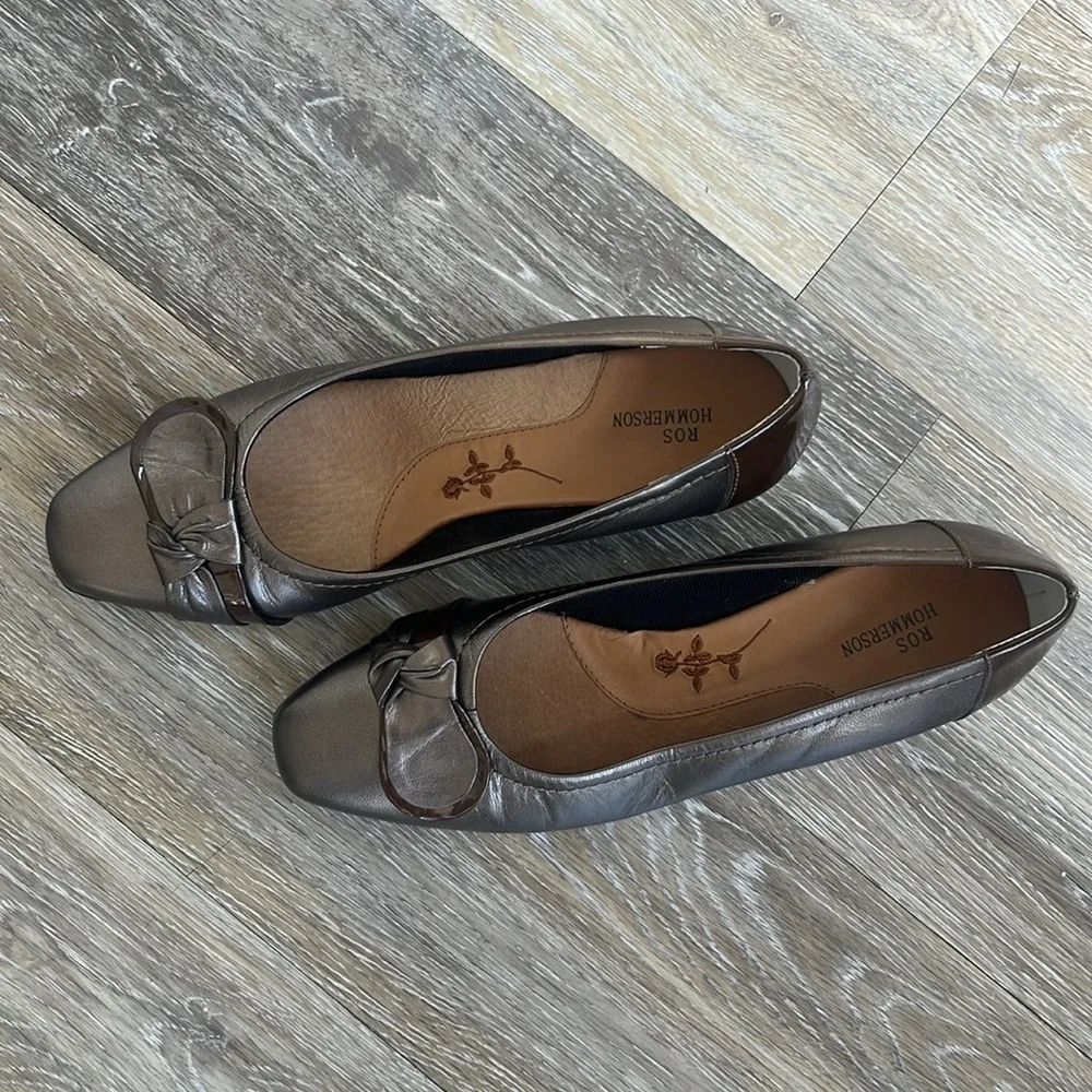 Ros Hommerson Women’s Boston Wedge Pumps metallic bronze size 8.5